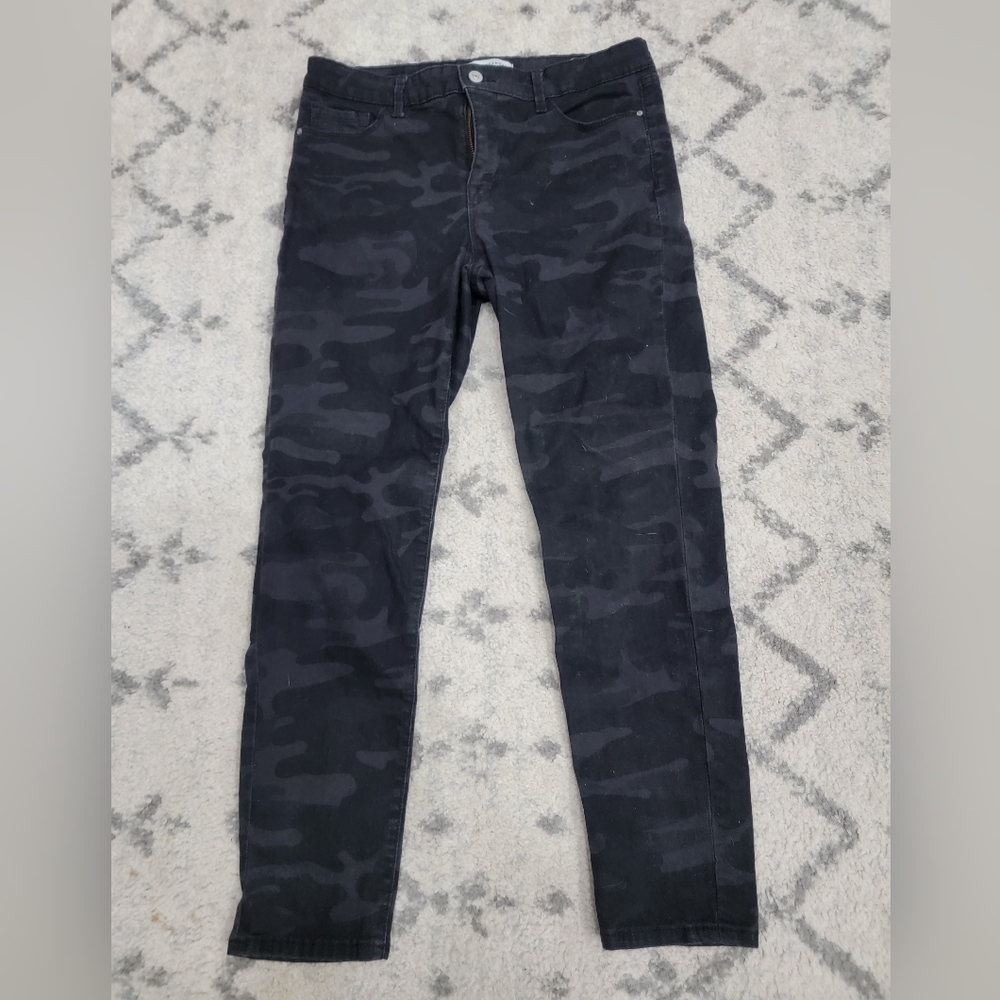 Social standards size 10 black camouflage jeans ankle skinny